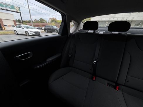 Used 2025 Kia K4 LXS image 43