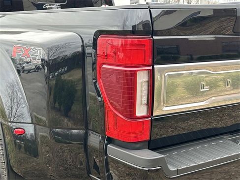 Used 2022 Ford F350 Limited image 6