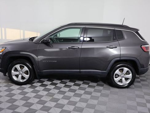 Used 2019 Jeep Compass Latitude w/ Popular Equipment Group image 5