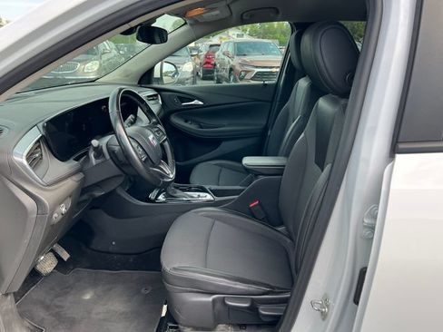 Certified 2024 Buick Encore GX Preferred FWD image 3