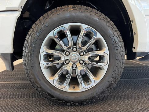 Used 2022 RAM 1500 Laramie AWD/4WD image 12