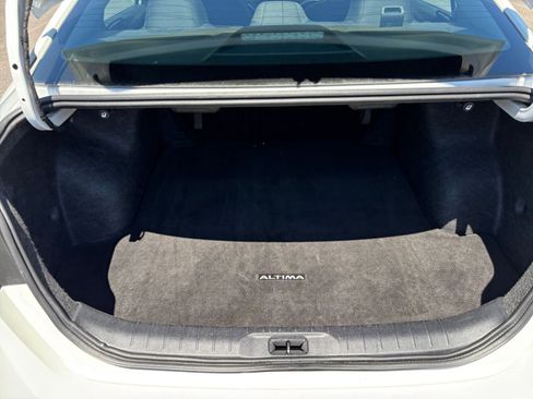 Used 2025 Nissan Altima 2.5 SV FWD image 32