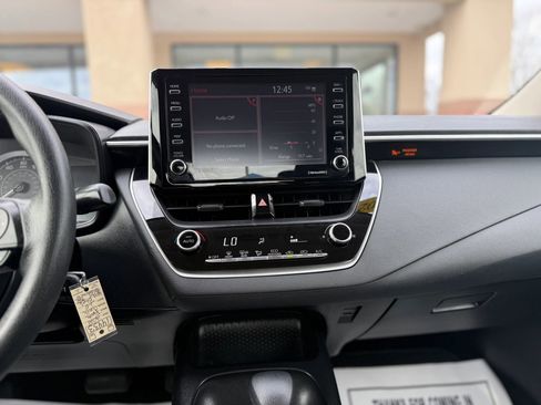 Used 2021 Toyota Corolla LE image 20