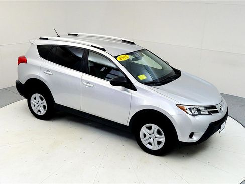 Used 2015 Toyota RAV4 LE image 19