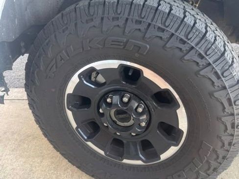 Used 2025 Ford F250 Lariat w/ Tremor Off-Road Package image 6