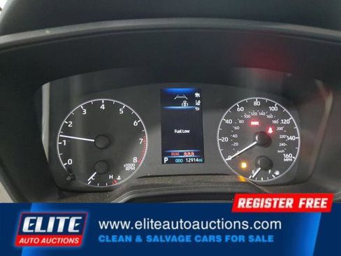 Used 2024 Toyota Corolla Cross L image 18