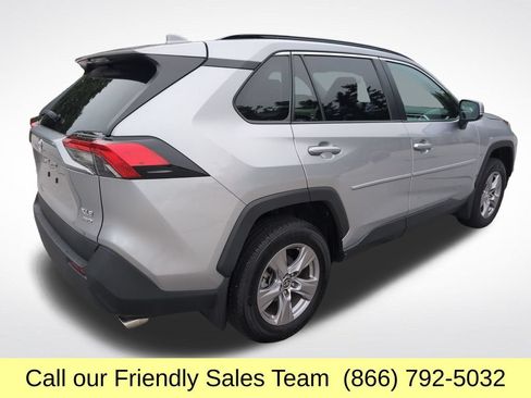 Used 2024 Toyota RAV4 XLE AWD/4WD image 5