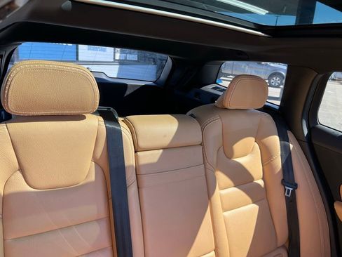 Used 2020 Volvo V60 T5 Cross Country image 51