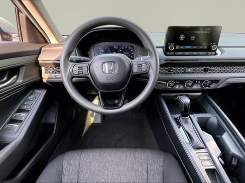 Used 2025 Honda Accord LX image 9