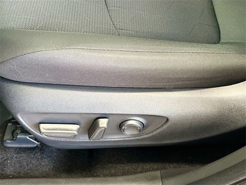 Used 2025 Toyota RAV4 XLE image 19