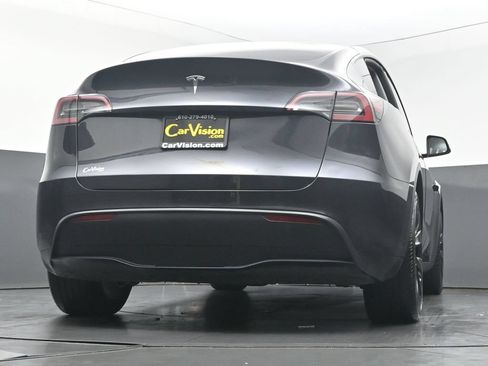 Used 2024 Tesla Model Y 2WD image 6