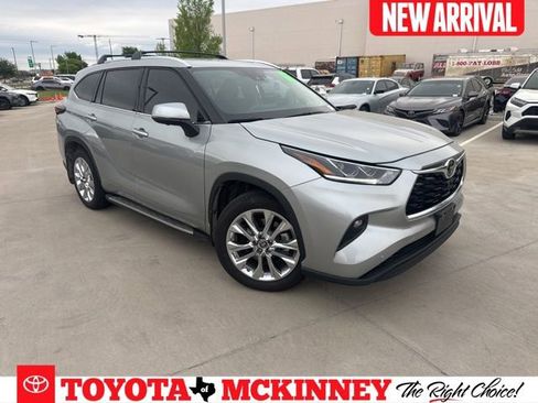 Used 2024 Toyota Highlander Limited image 1