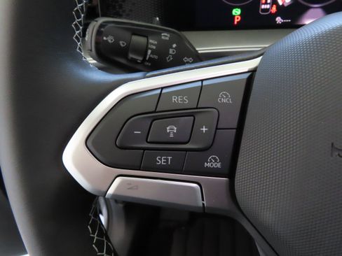 New 2026 Volkswagen Tiguan SE image 14