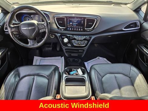 Used 2020 Chrysler Pacifica Touring-L w/ Advanced Safetytec Group AWD/4WD image 15