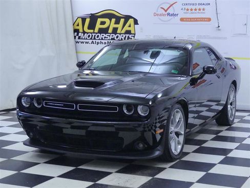 Used 2022 Dodge Challenger GT image 2