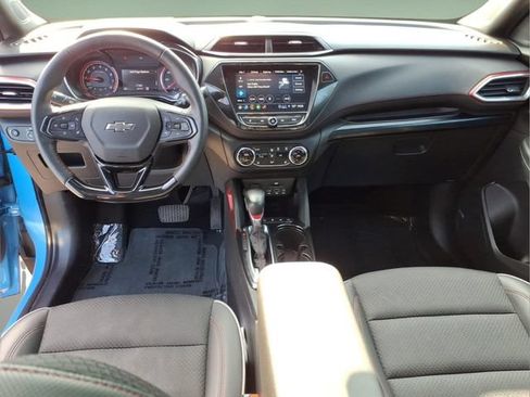 Used 2023 Chevrolet TrailBlazer RS w/ Sun and Liftgate Package AWD/4WD image 13