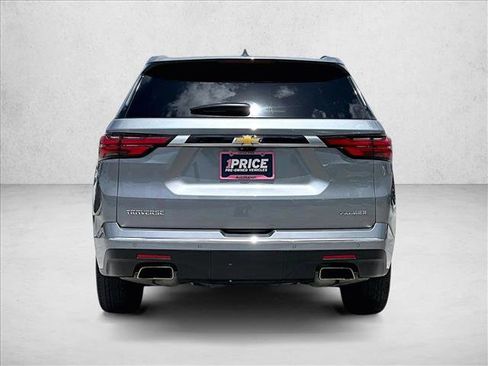 Used 2023 Chevrolet Traverse Premier FWD image 4