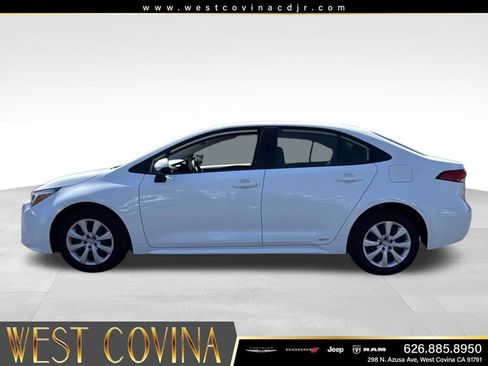 Used 2024 Toyota Corolla LE AWD/4WD image 6