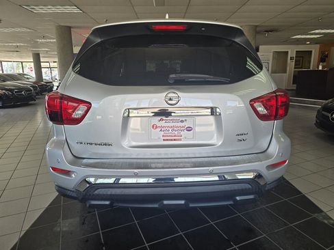Used 2019 Nissan Pathfinder SV AWD/4WD image 5