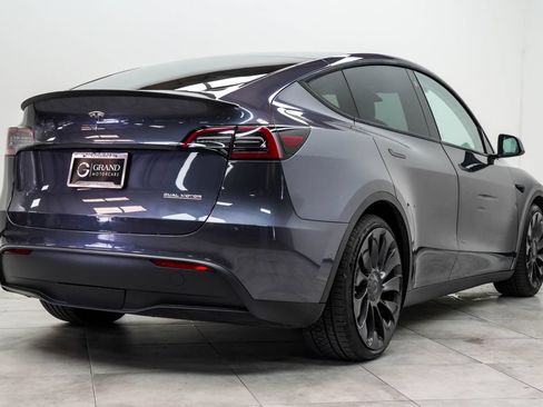 Used 2022 Tesla Model Y Performance AWD/4WD image 12
