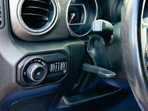 Used 2022 Jeep Wrangler Unlimited Sahara w/ LED Lighting Group image 11