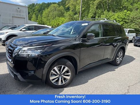 Used 2024 Nissan Pathfinder SL AWD/4WD image 1