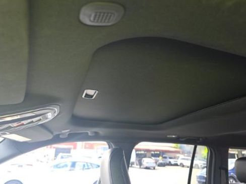 Used 2023 Jeep Grand Cherokee Altitude RWD image 19
