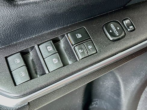 Used 2017 Toyota Camry LE FWD image 17