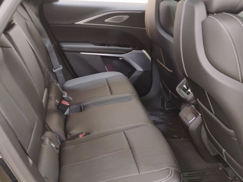 New 2025 Cadillac Lyriq Sport image 20