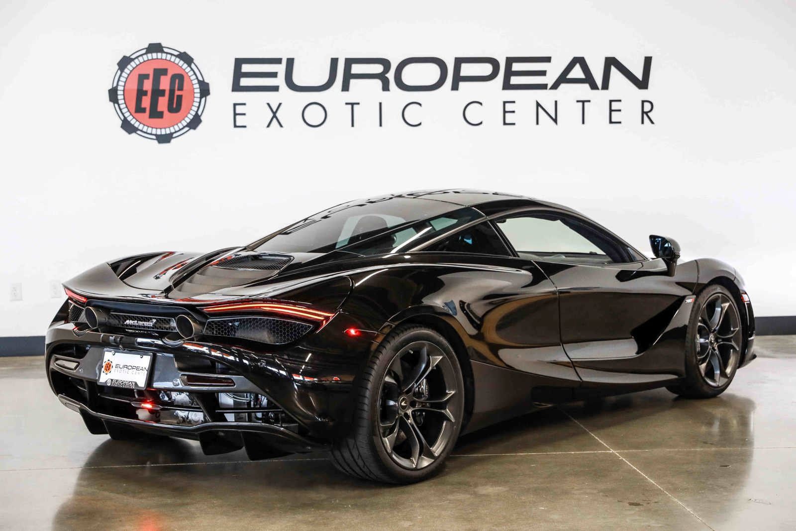 Used 2019 McLaren 720S RWD image 13