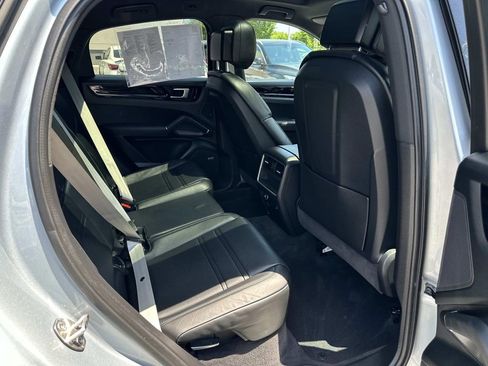 Used 2020 Porsche Cayenne S AWD/4WD image 34