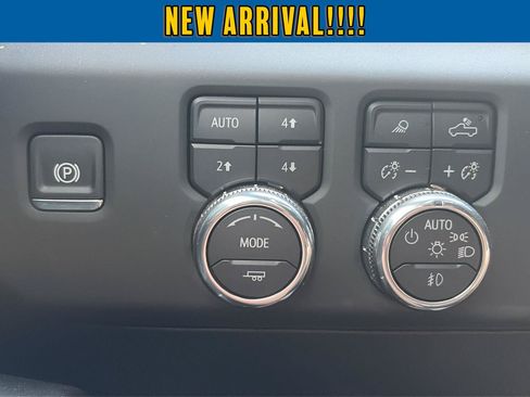 Used 2025 GMC Sierra 2500 AT4X AWD/4WD image 16
