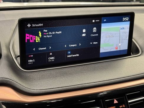 Used 2023 Acura MDX SH-AWD w/ Technology Package image 11