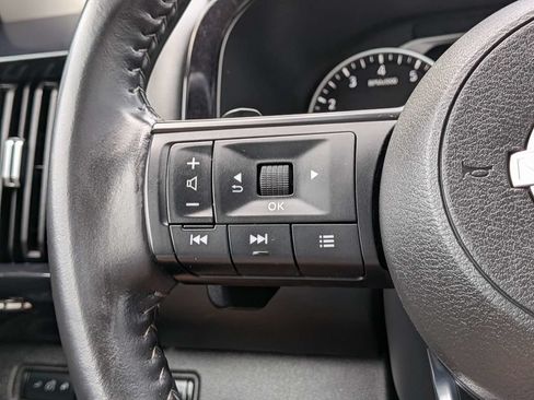 Used 2024 Nissan Pathfinder SV AWD/4WD image 31