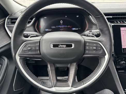 Used 2022 Jeep Grand Cherokee L Limited image 11