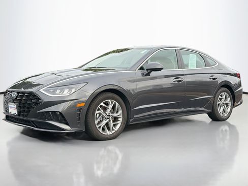Used 2020 Hyundai Sonata SEL w/ Cargo Package FWD image 3