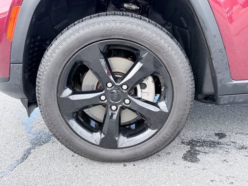 Used 2023 Jeep Grand Cherokee L Laredo image 12