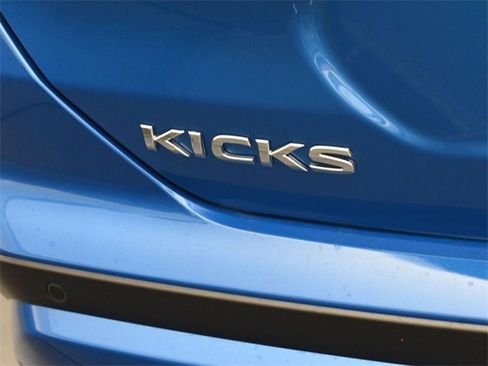 New 2025 Nissan Kicks Play S image 10