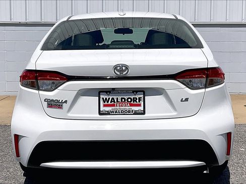 Used 2022 Toyota Corolla LE FWD image 5
