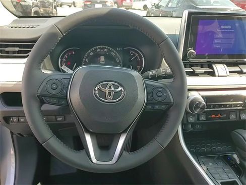 Used 2025 Toyota RAV4 XLE image 13