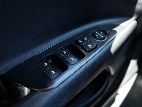 Used 2020 Kia Rio S FWD image 25