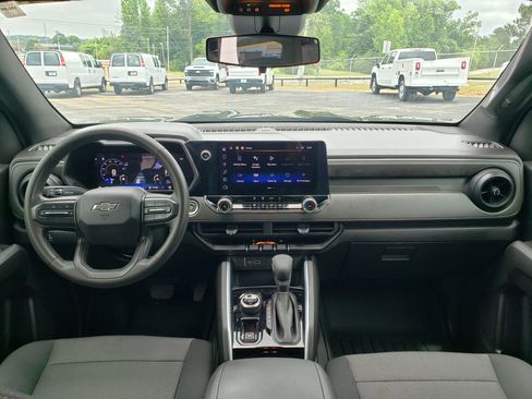 Used 2024 Chevrolet Colorado Trail Boss w/ Technology Package AWD/4WD image 30