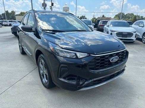 Used 2023 Ford Escape ST-Line image 5