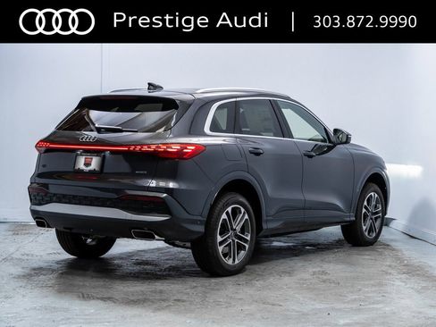 Used 2025 Audi Q5 Premium w/ Convenience Package image 8