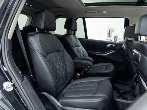 Used 2024 BMW X7 xDrive40i image 24