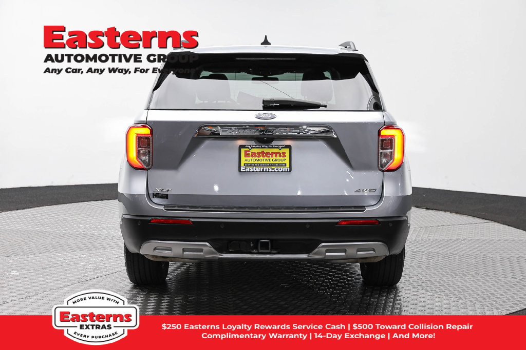 Used 2023 Ford Explorer XLT w/ Equipment Group 202A AWD/4WD image 7