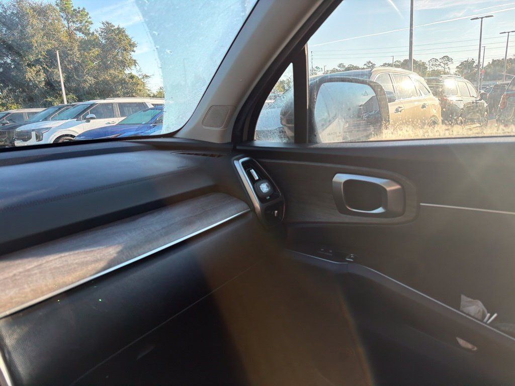 Certified 2023 Kia Sorento EX w/ Panoramic Sunroof Package FWD image 16