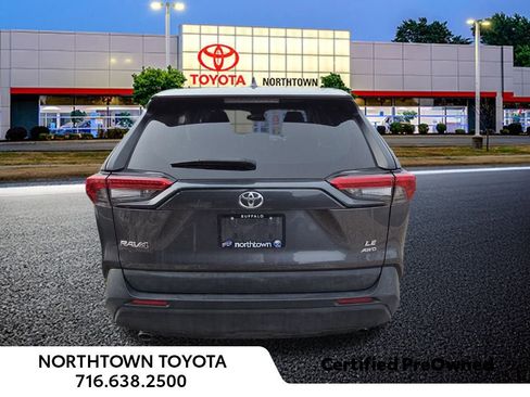 Used 2022 Toyota RAV4 LE image 7