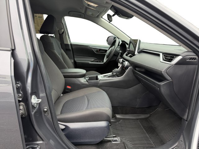 Used 2025 Toyota RAV4 LE AWD/4WD image 23