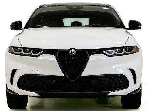 Used 2024 Alfa Romeo Tonale Veloce AWD/4WD image 2